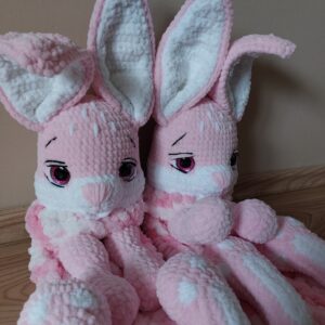 Bunny-pizsamatartós amigurumi nyuszi