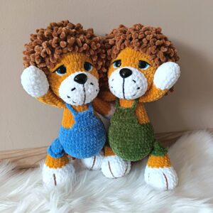 Nadrágos oroszlán-amigurumi figura 2